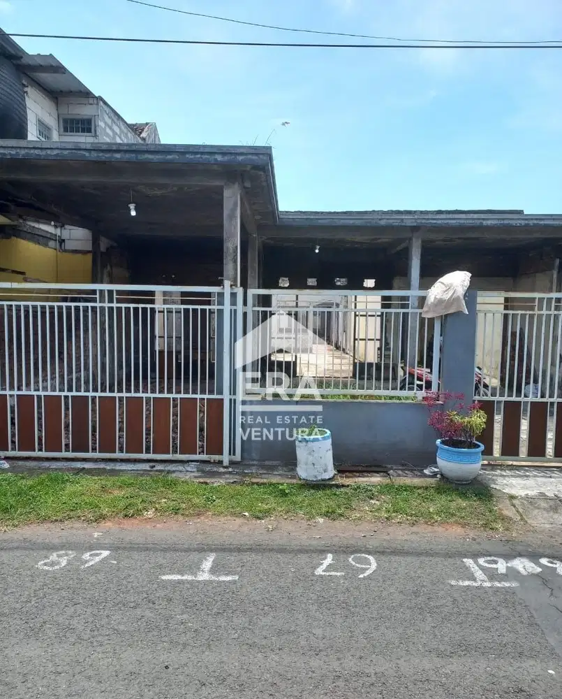 Dijual Bangunan Hitung Tanah Di Daerah Arjosari, Dekat Perum Araya