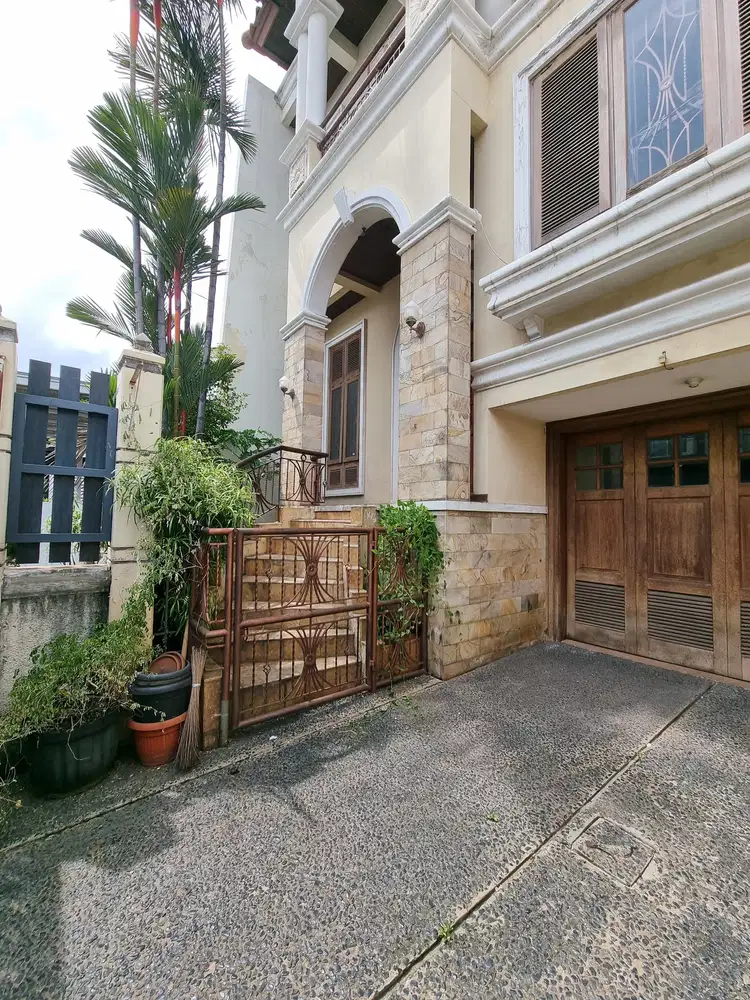 Rumah Taman Aries 2.5 lantai, dlm cluster