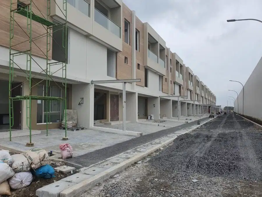 Townhouse Allegro Golf Island PIK 3 Lantai 6x12 Kosongan BISA KPR