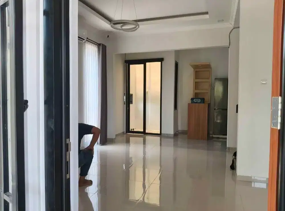 Dijual cepat rumah 2 lantai di cluster Grand Armina Residen Banyumanik