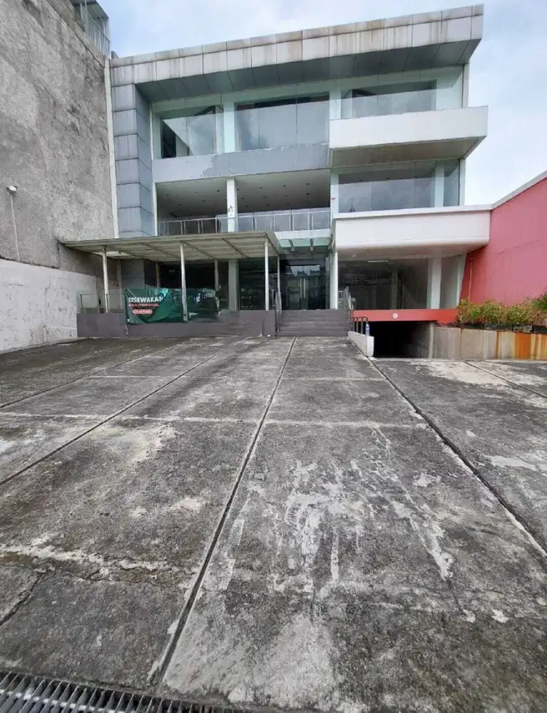 disewakan gedung di hayam wuruk