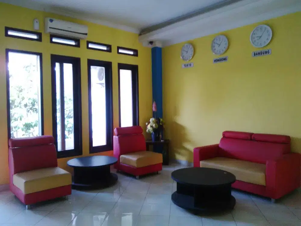 Disewakan Segera Ruko Bagus Parkiran Luas Jln. Karapitan Kota Bandung