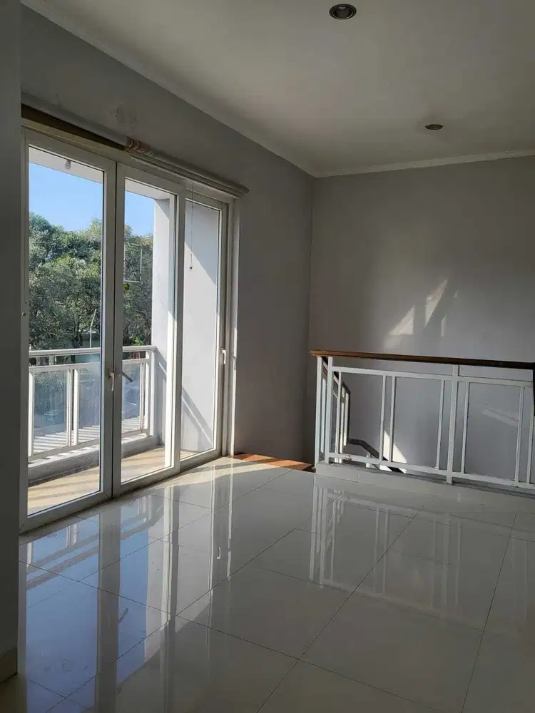 Disewakan Rumah Kantor di Komplek Cluster Cigadung