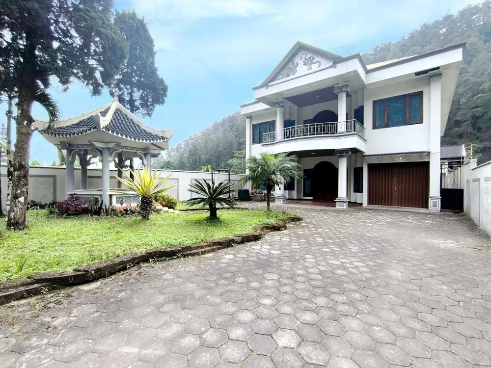 Vila Mewah 2 Lantai View Istimewa di Lokasi Tujuan Wisata Tawangmangu