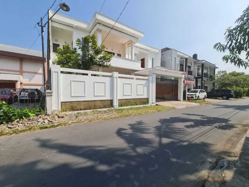 Rumah Mewah Luas di Makamhaji Kartasura Solo