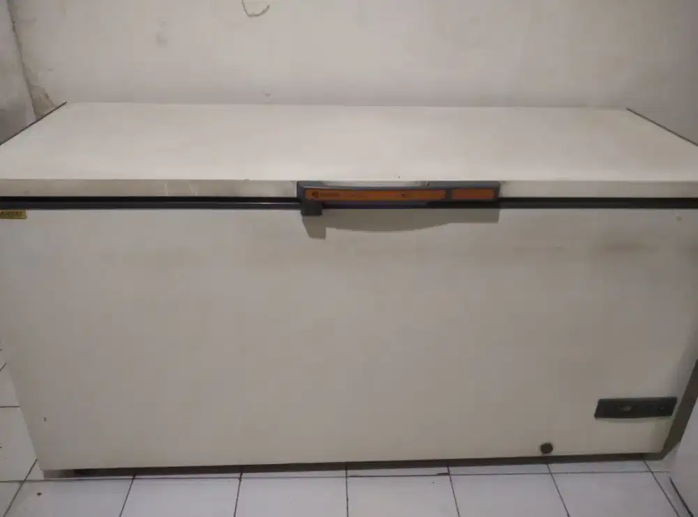 Frezer box sansio 600l