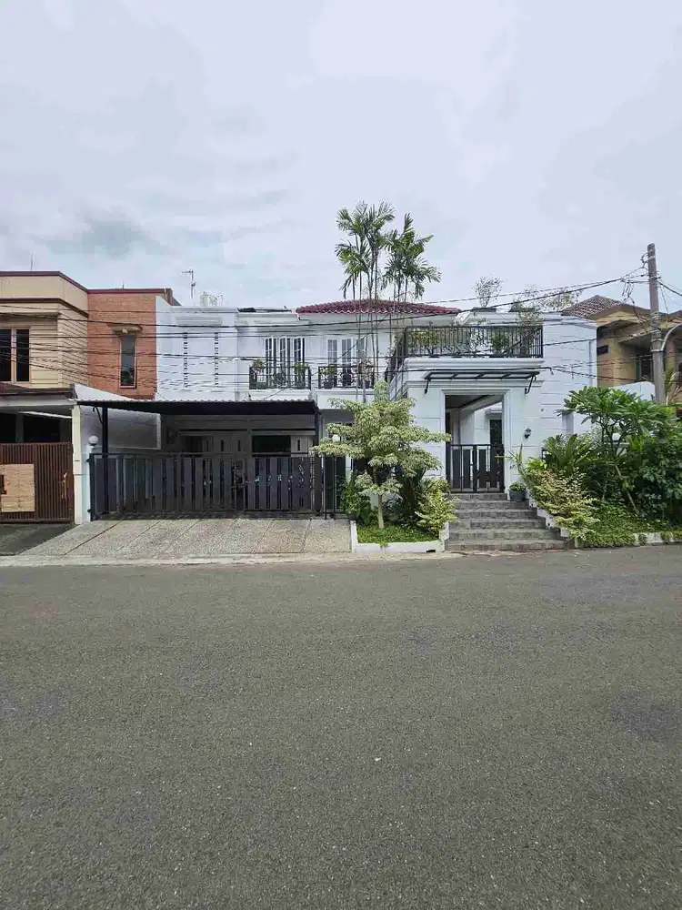 Dijual Rumah Brand New Modern Classic, Semi Furnished Pondok Indah.