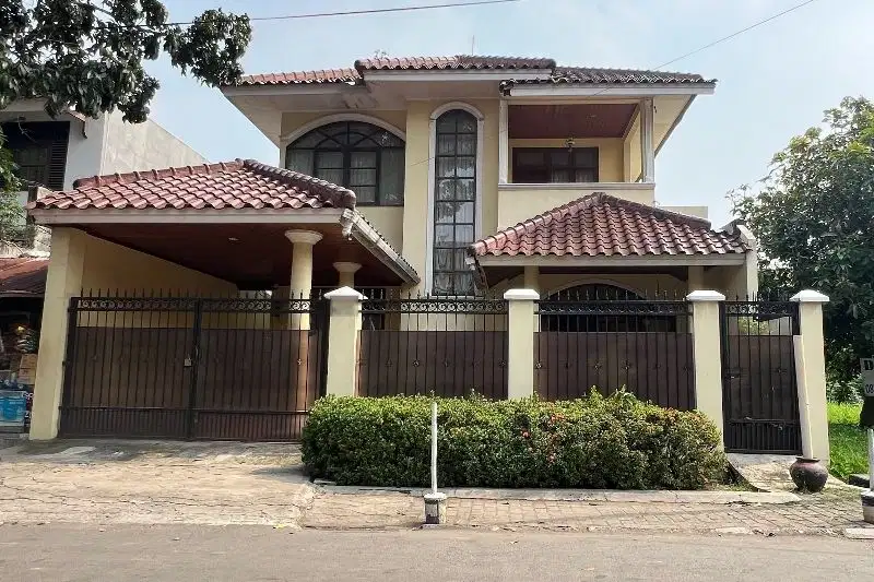 Rumah Bagus Sejuk Asri Strategis Bisa Usaha di Griya Loka BSD