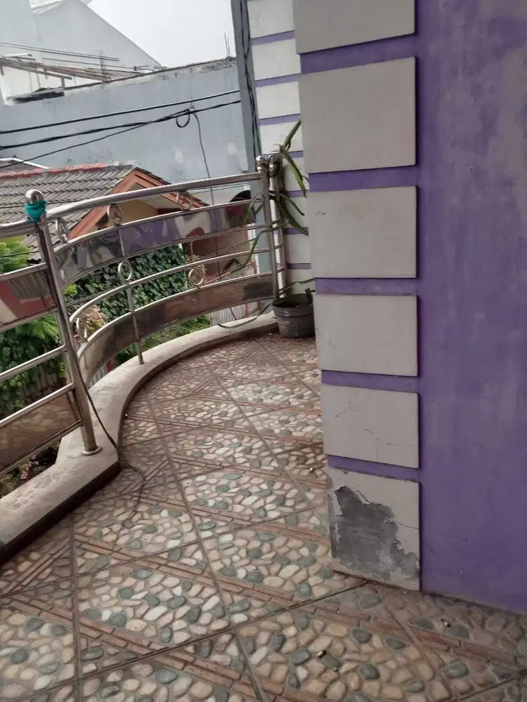 Di jual rumah 2 lantai di pamulang