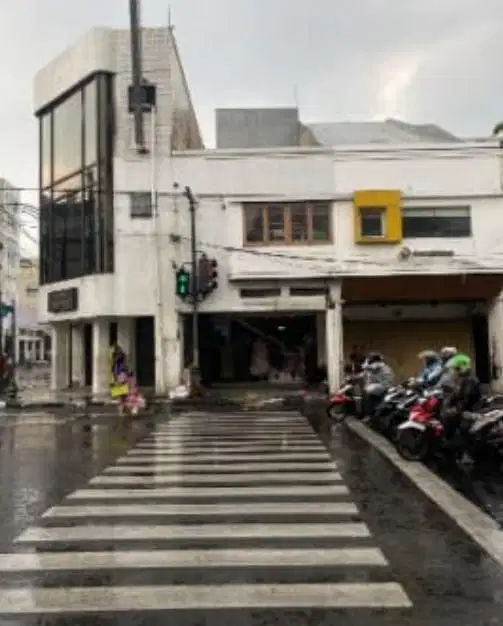 DILELANG Murah Ruko 2 lantai strategis siap huni di  jalan Asia Afrika no . 1  Mainroad