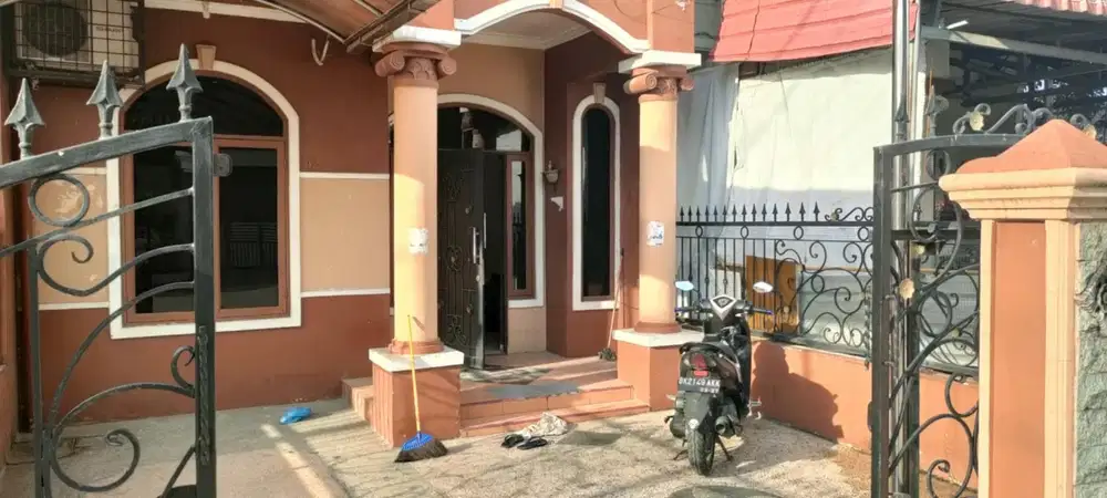 Di Jual Cepat Townhouse Siap Huni di Jl Mesjid