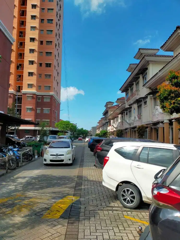 DIJUAL CEPAT TOWN HOUSE DI CITY RESORT