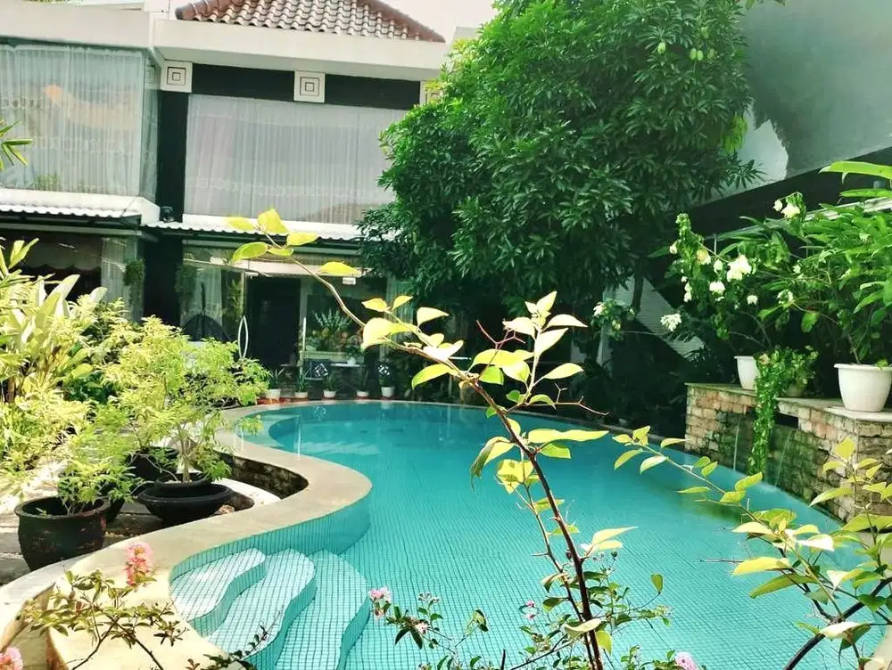 Rumah Mewah 2 lt Hoek Swimming Pool, SHM Duren Sawit Jak Tim CL 552