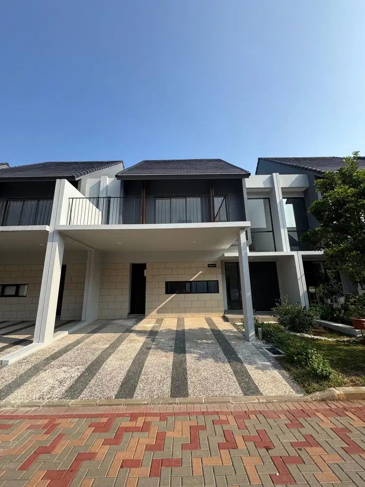 Rumah 2lt Wisteria Basilia Cakung 9x16 4+1KT Ada Attic dan Sky Balcon