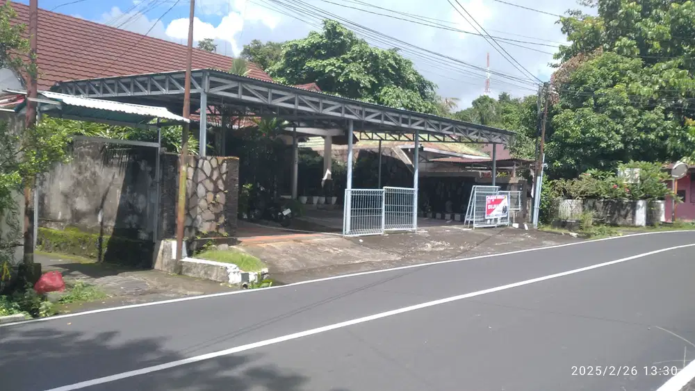 Dijual rumah dengan tanah luas di Tikala Ares dekat Kantor Walikota