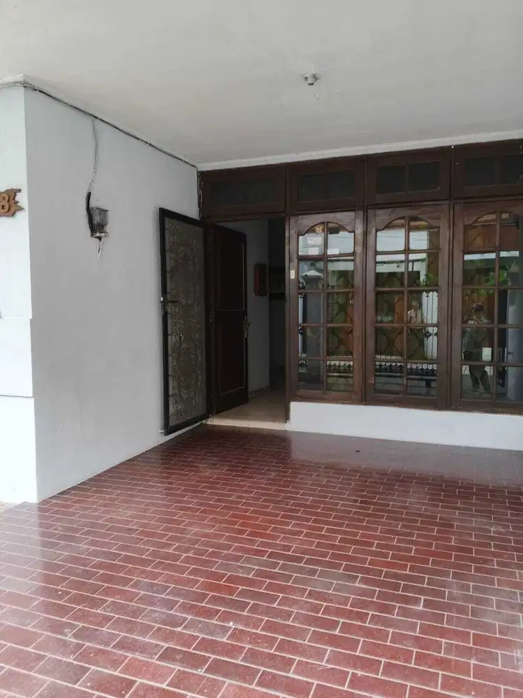 Disewakan Rumah di Rawamangun Siap Huni 2 Lantai  di ikan ikan