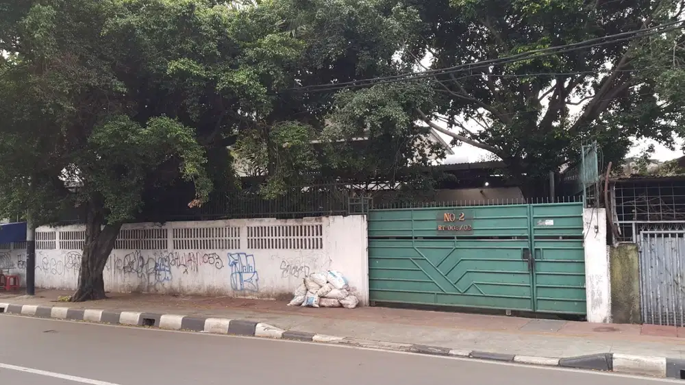 DIJUAL TANAH & BANGUNAN SIAP PAKAI – LOKASI DI KEDOYA, JAKARTA BARAT, STRATEGIS