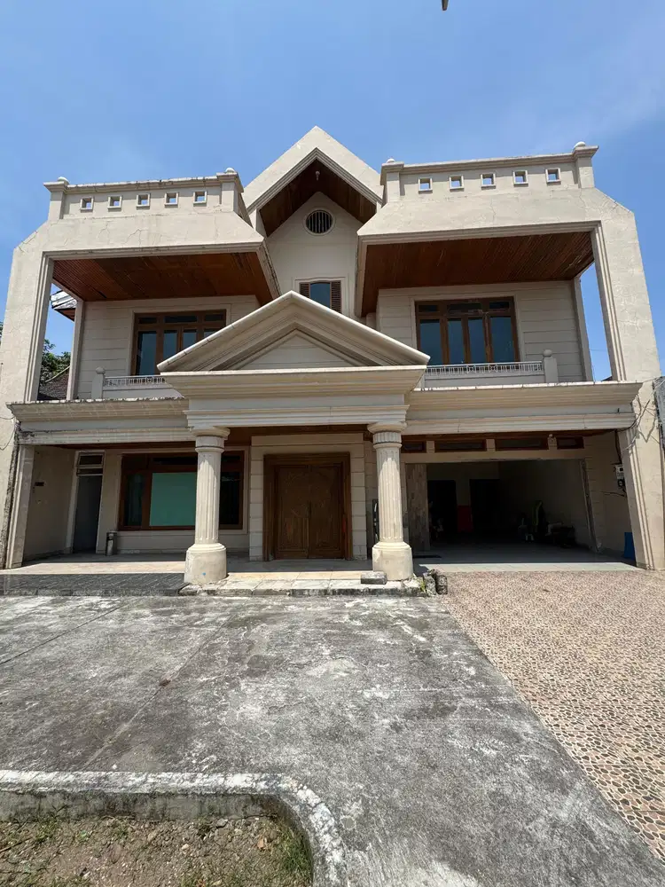 Dijual Rumah Mewah harga miring lokasi Tengah kota Makassar