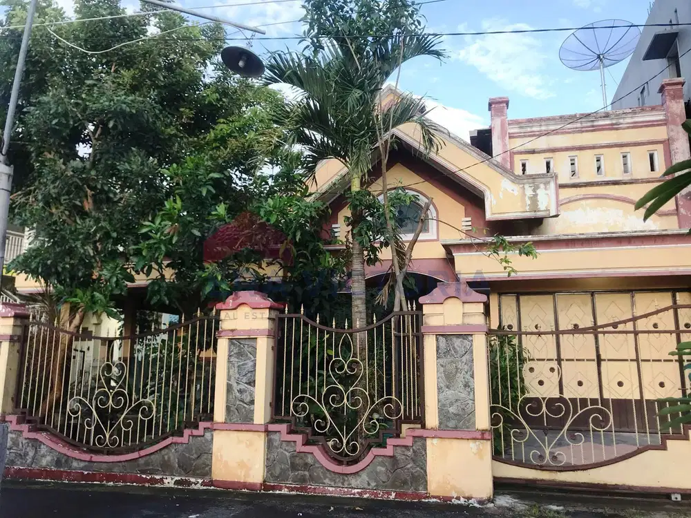 Rumah Kamar Banyak IR Soekarno Dalam Kota Blitar Dekat Hotel Santika