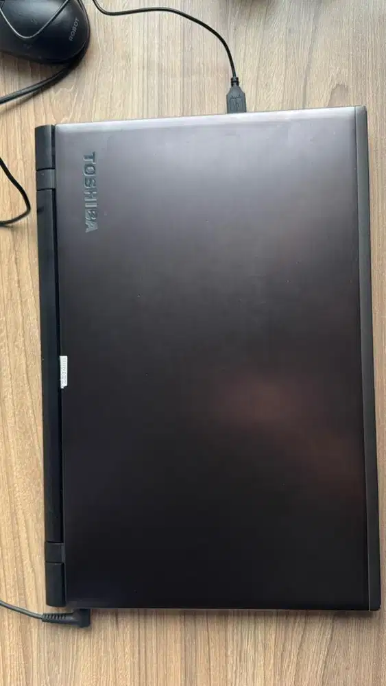 Jual laptop TOSHIBA 14 inch masi bagus