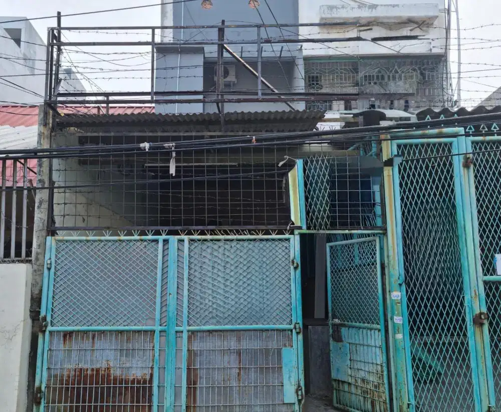 DIJUAL RUMAH 2,5 LANTAI KAWASAN KRUKUT TAMAN SARI