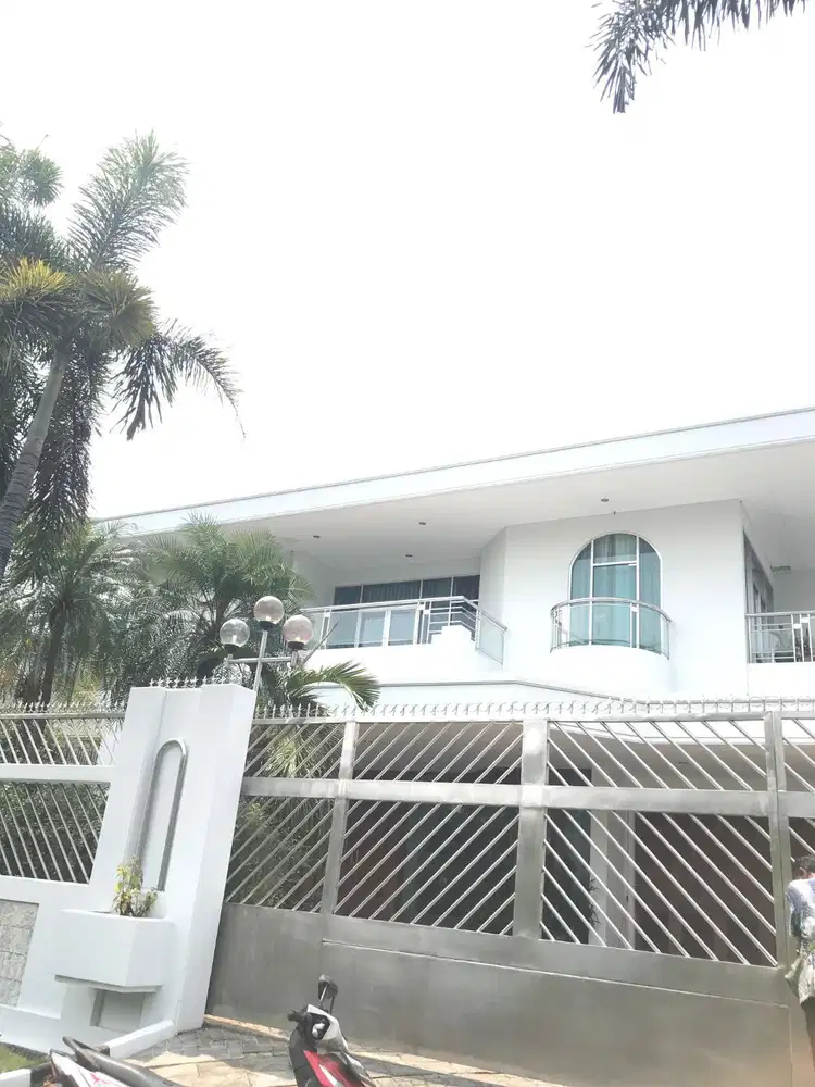 Disewakan Rumah di Taman Kebon Jeruk