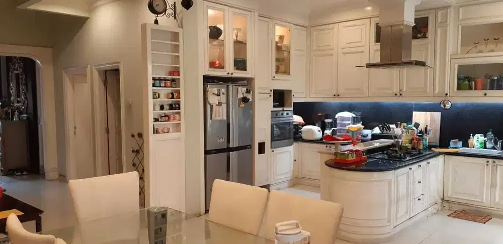 TOWNHOUSE 2 LANTAI DI PLUIT JAKARTA UTARA SEMI FURNISHED MINIM RENOV