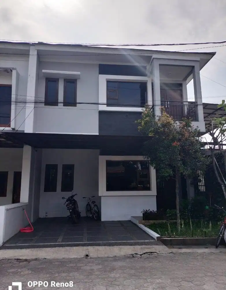 Jual cepat rumah 2 lantai di Cluster Cisaranten Arcamanik Kota Bandung