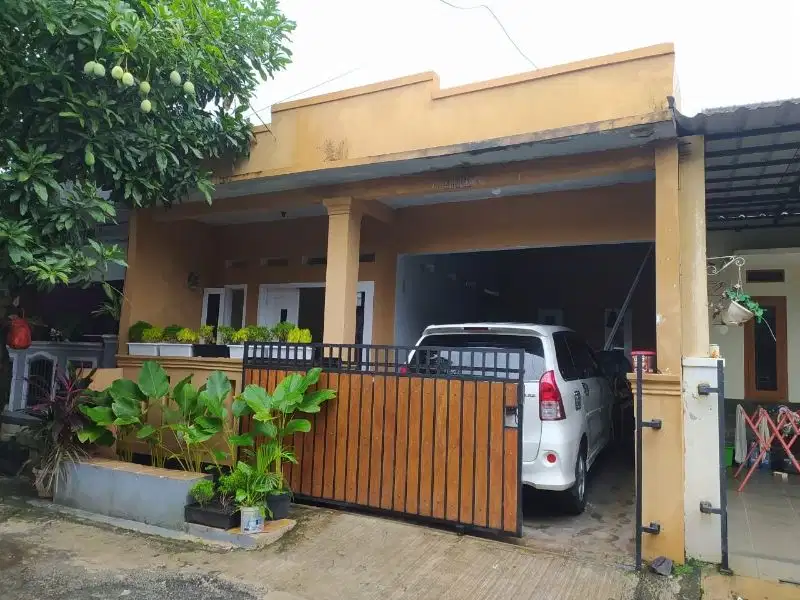 jual rumah 2 lantai lokasi Ciracas Serang