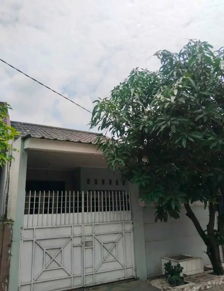 Di jual murah  rumah luas tanah 123m2 Perum Putri Indah