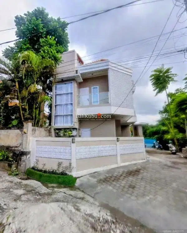 [AMR-028.WGS] Rumah Sewa Modern 4 Kamar di Siulan Penatih Denpasar
