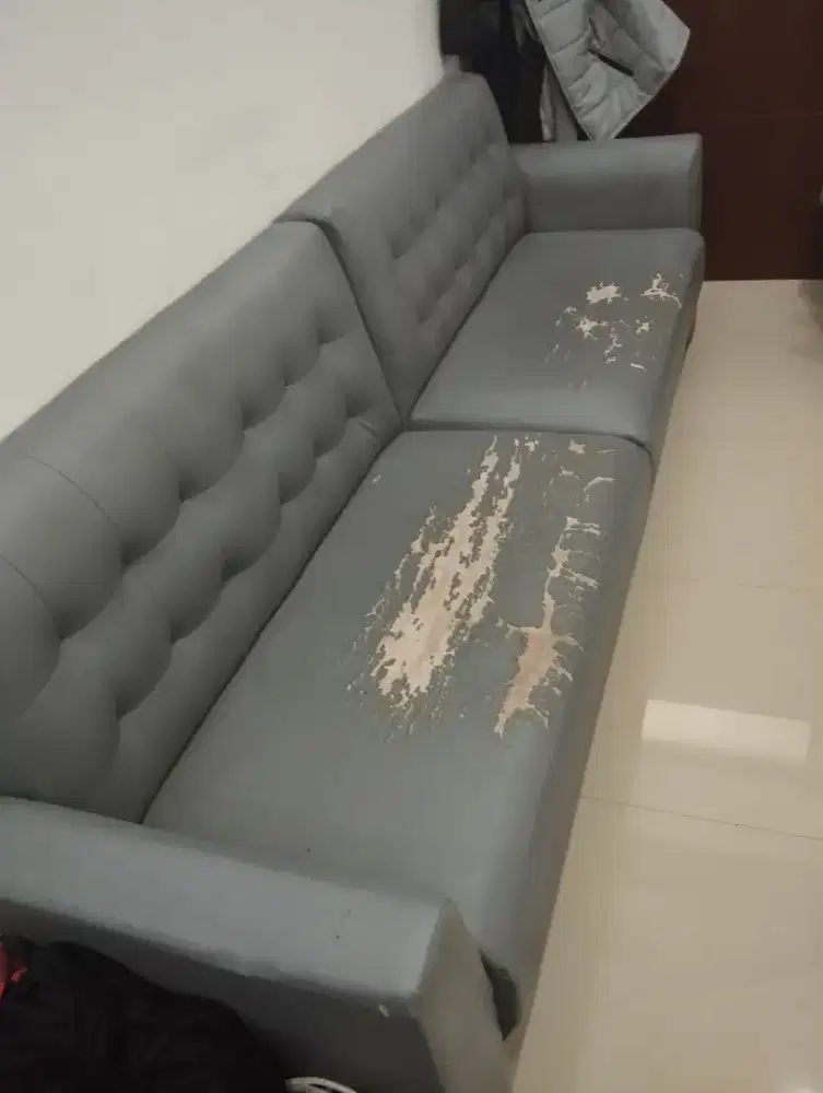 Jual cepet Paket Sofa Abu-Abu, meja, ottoman nego sampe jadi