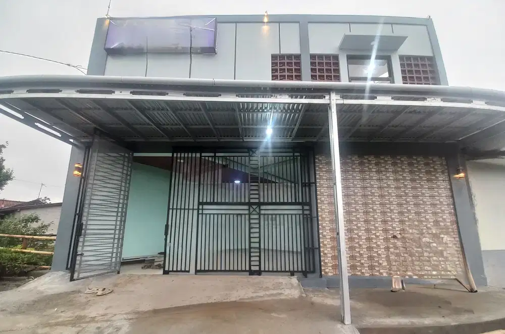 Kos mewah 2 lantai 14 pintu dekat kampus UMP Kembaran Purwokerto