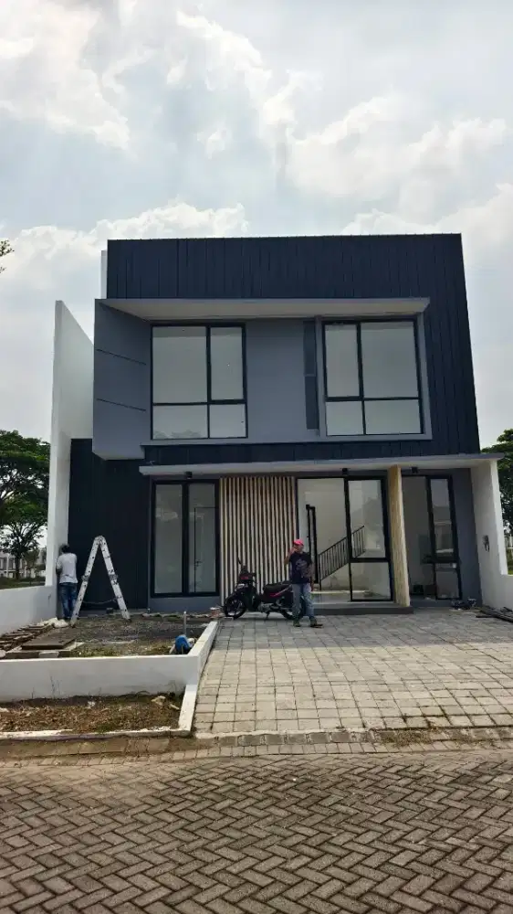 Disewakan Rumah 2 lt 10x18 Greenland residence menganti barat surabaya