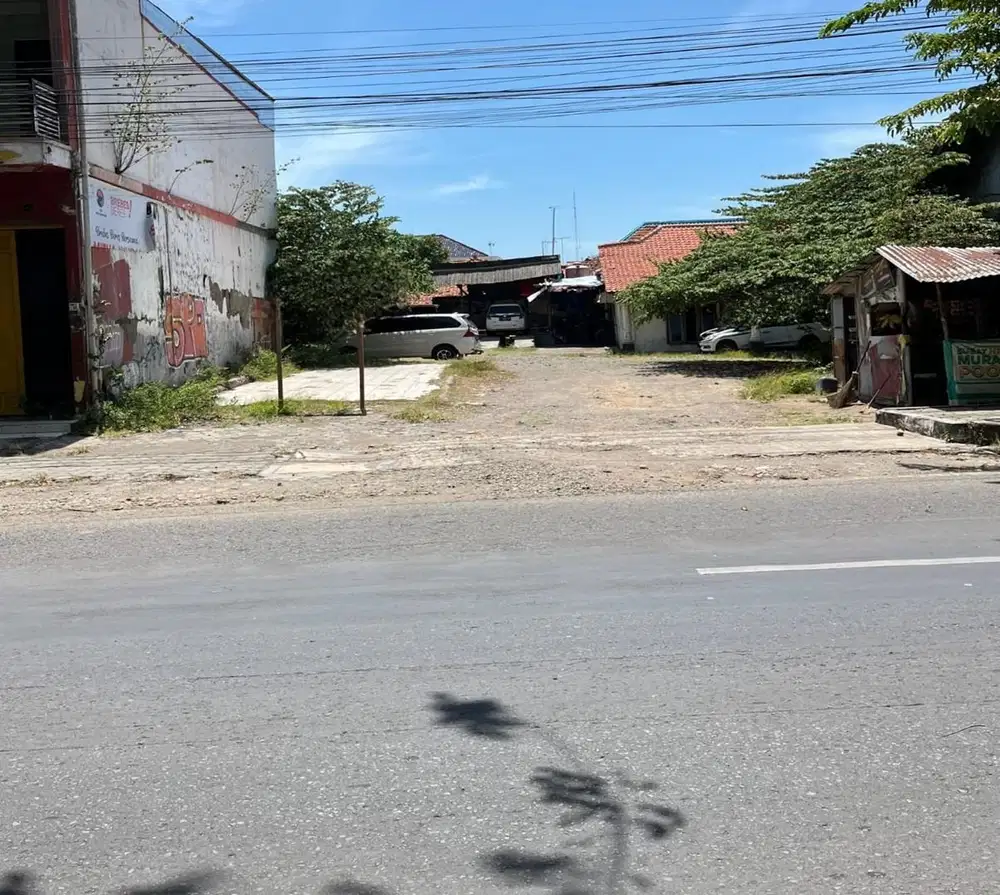 BREBES KAUMANPASAR TANAH DAN BANGUNAN DEPAN STASIUN JUAL MURAH
