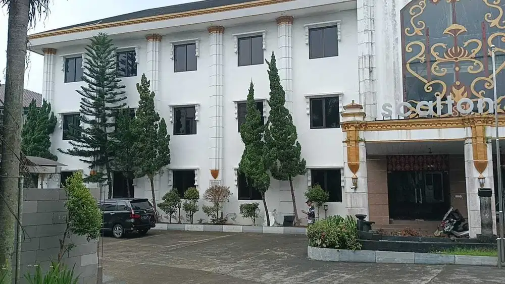 Dijual Bangunan Eks Hotel Bintang 3 Beserta Ruko 3 Lantai Ada 7 Unit