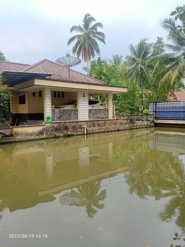 jual villa dan kolam ikan surat SHM