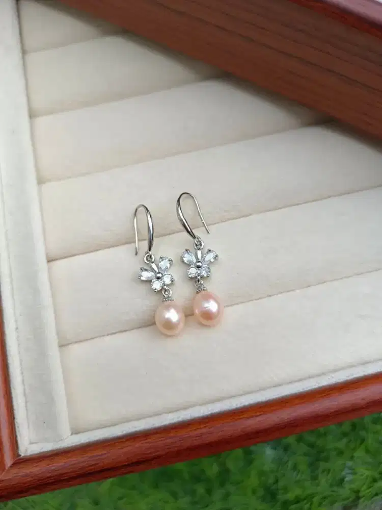 Anting mutiara lombok