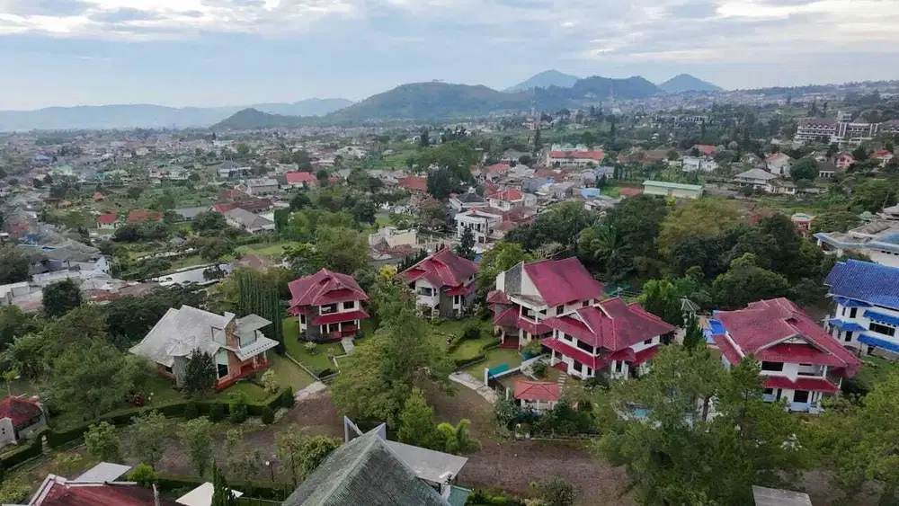 Villa Bumi Cimacan Gerbang Komplek Pinggir Jalan Raya Puncak Siap Huni