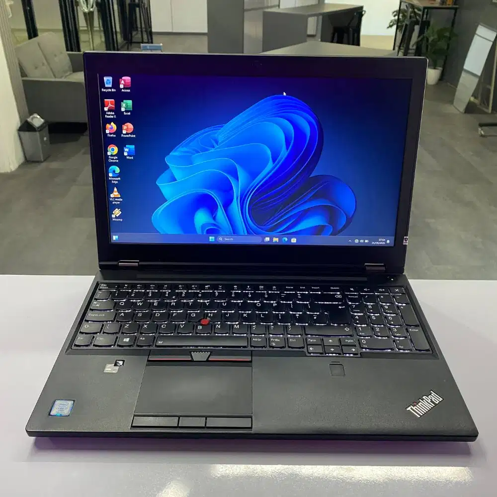 LAPTOP 15 INCH DOUBLE VGA LENOVO P51 CI7 GEN 7 MURAH BERGARANSI