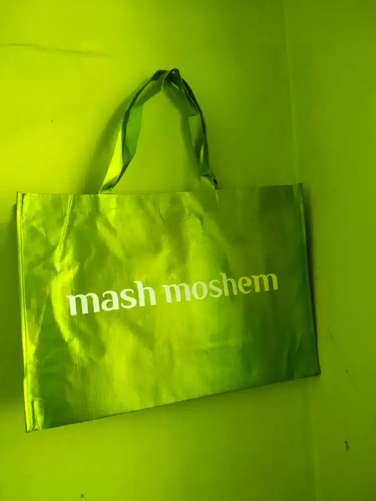 Tas hijau besar anti hujan