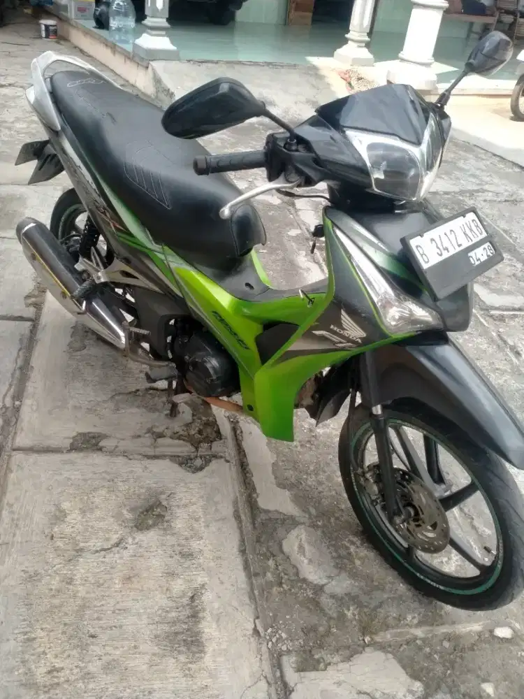 Supra x 125 injeksi irit 2012 siap pakai ex orang tua