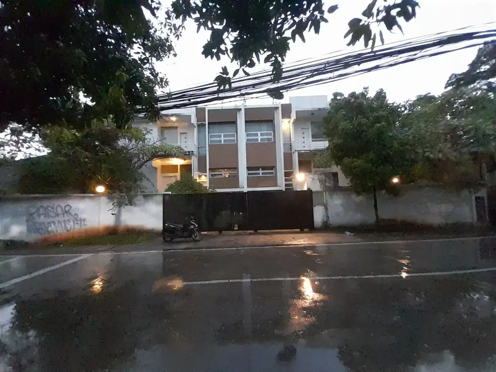 Rumah 2 Lantai di Duren Bangka Pancoran, Hanya 13 Menit ke Tol Tebet