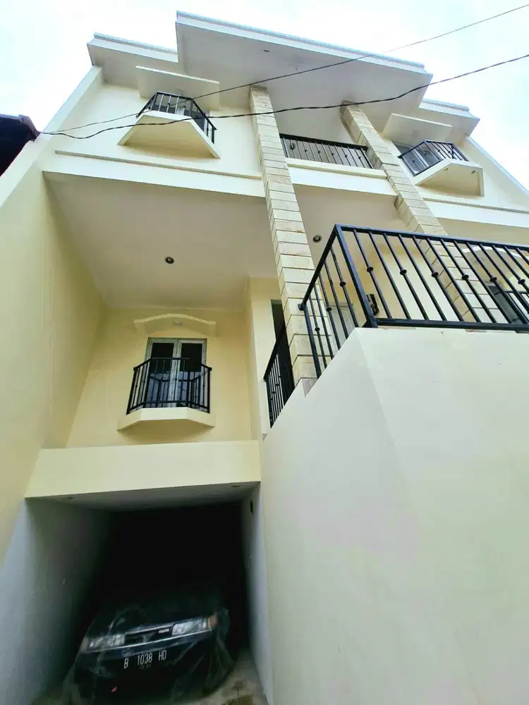 Rumah 2 Lantai Bagus di Pondok Indah Jakarta Selatan