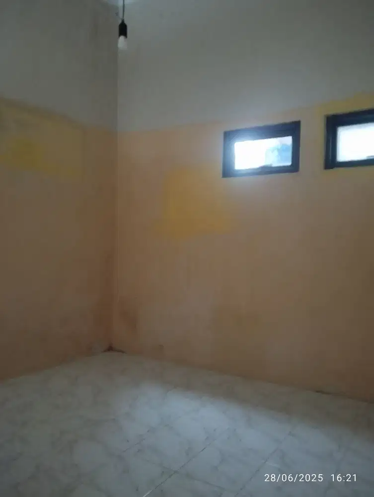 Disewa hanya 100 m dr stasiun cilebut