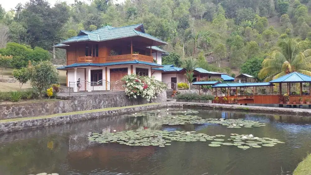 Dijual Villa dan tambak ikan serta kebun buah-buahan di Kombi