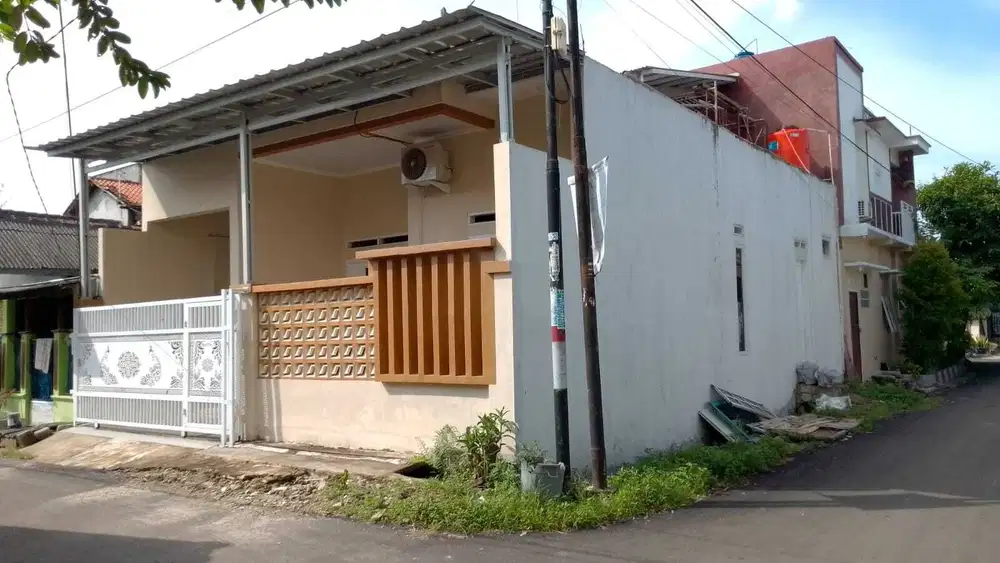 Rumah full dak dua lantai deket moss serang