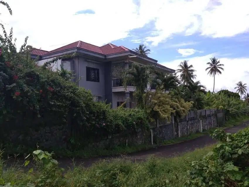 Dijual rumah diatas bukit Malalayang view laut dan gunung akses mudah