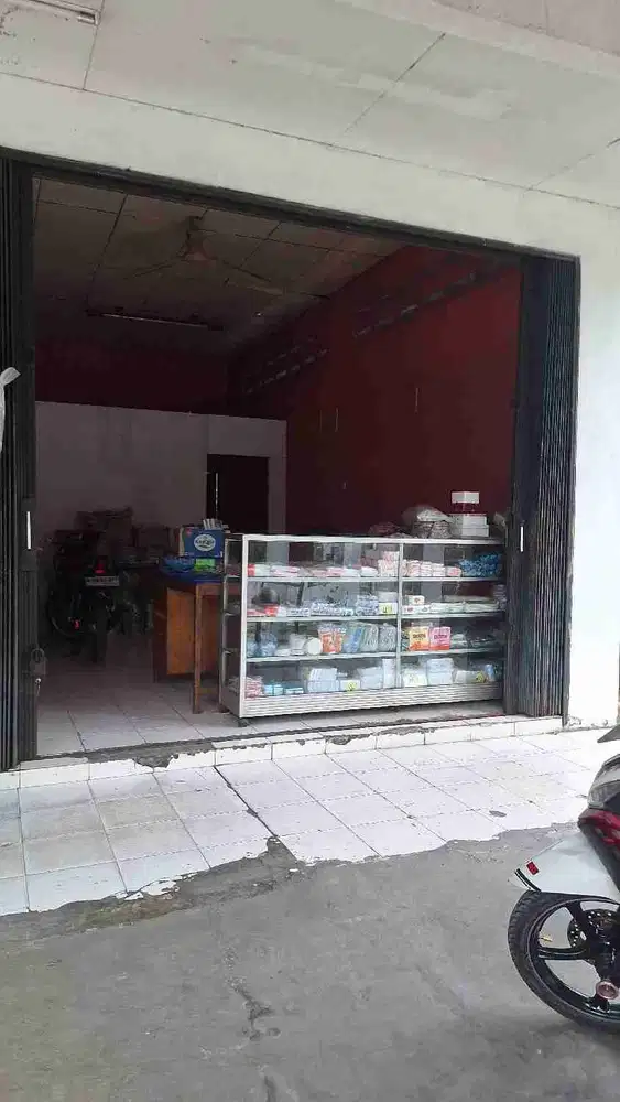 Disewakan cepat Toko ,Strategis,di pinggir jalan raya Liobaru Tangerang