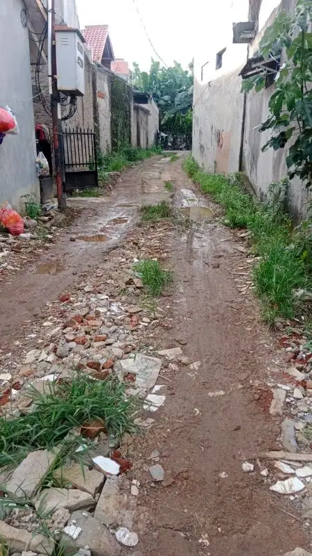 Lahan di jalan sadar raya Jagakarsa Jaksel